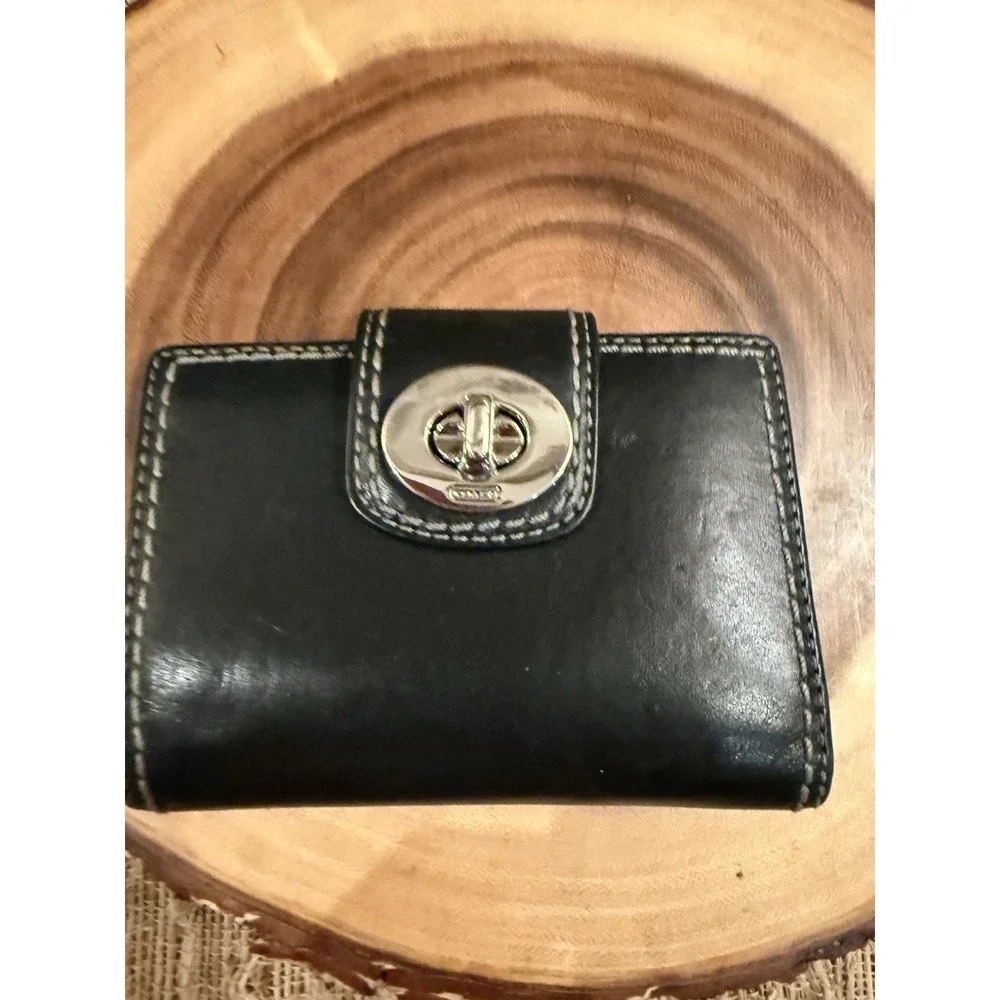 Vintage Coach Black Leather Bifold Wallet Hampton Turnlock Contrast White Stitch